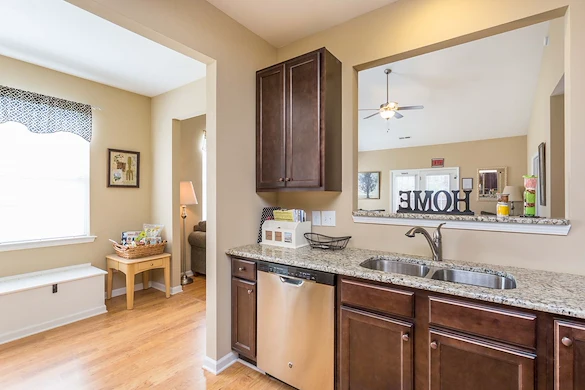 Image of Avendelle at Lazy River (9)