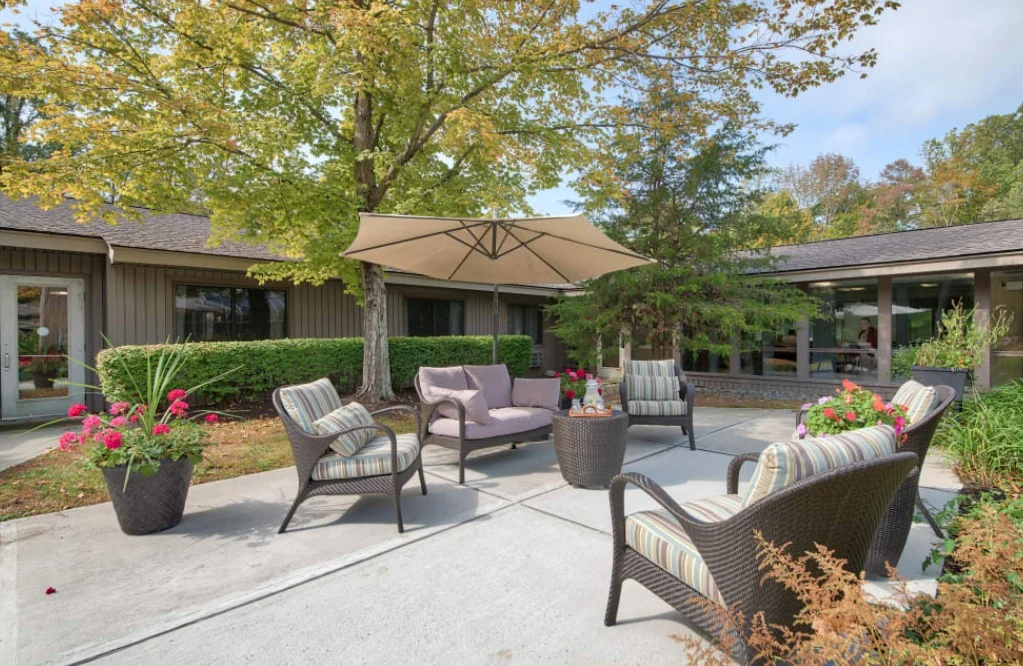 Image of The Country House in Westchester (2)