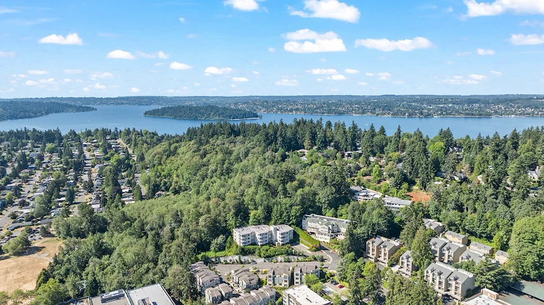 Image of Vineyard Park of Mercer Island (2)