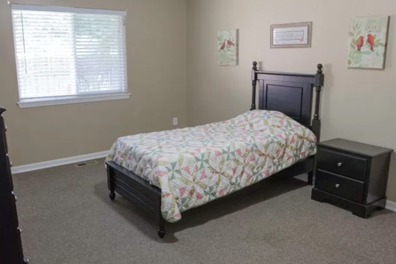 Image of Ashley Manor - Harmony (3)