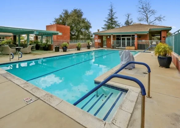 Image of Royal Oaks Senior Living (3)