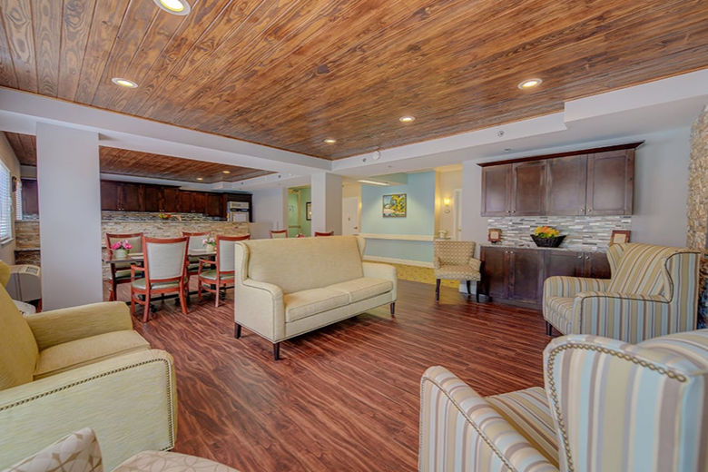 Image of AdviniaCare at Venice Assisted Living (2)