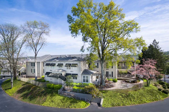 Image of River Oaks Place Loudon (2)