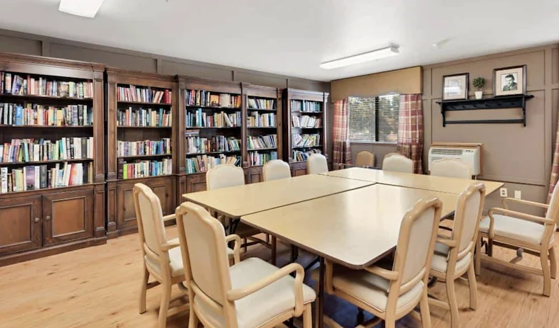 Image of Royal Columbian Retirement Inn (5)