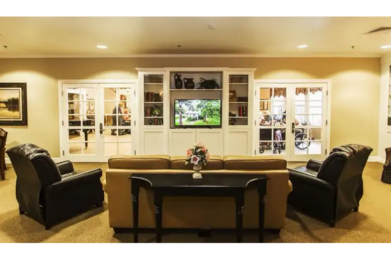 Image of Colonial Gardens Memory Care (3)