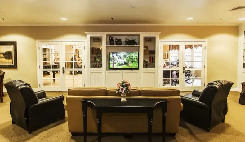 Image of Colonial Gardens Memory Care (3)