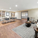 Image of Mollie & Max Barnett & Tarrant County B'nai B'rith Senior Apartments (4)