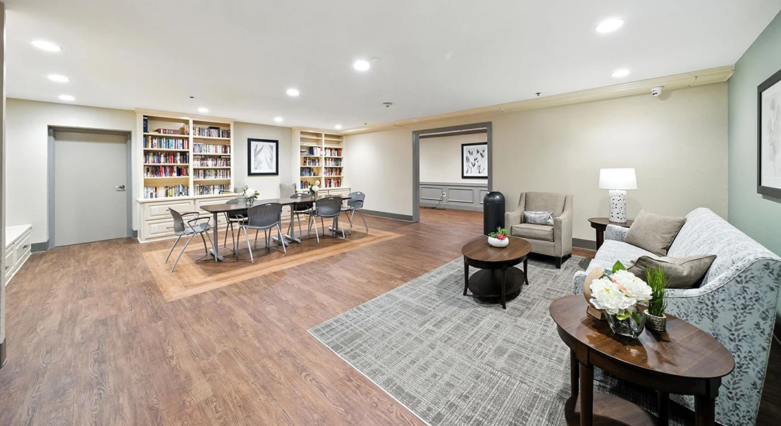 Image of Mollie & Max Barnett & Tarrant County B'nai B'rith Senior Apartments (4)