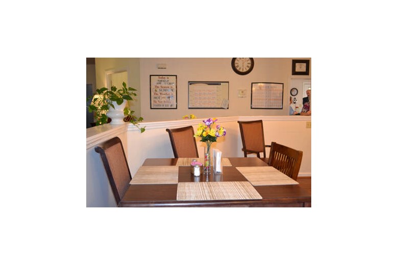 Image of River Oaks Assisted Living (2)
