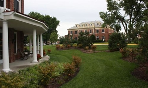 Image of Armour Oaks Senior Health & Rehab (1)