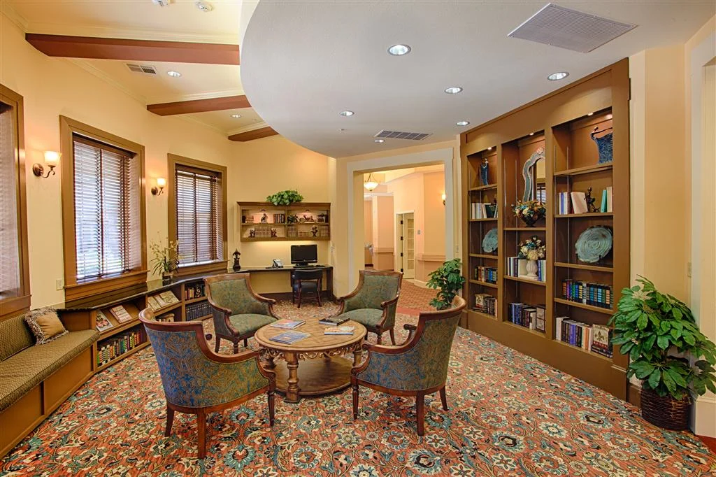 Image of The Crescent (5)