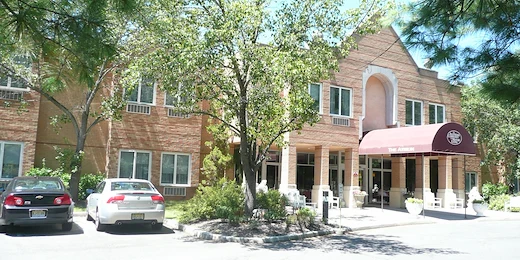 Allendale Senior Living, senior living community offering assisted living, memory care, and respite care in Allendale, NJ, front entrance