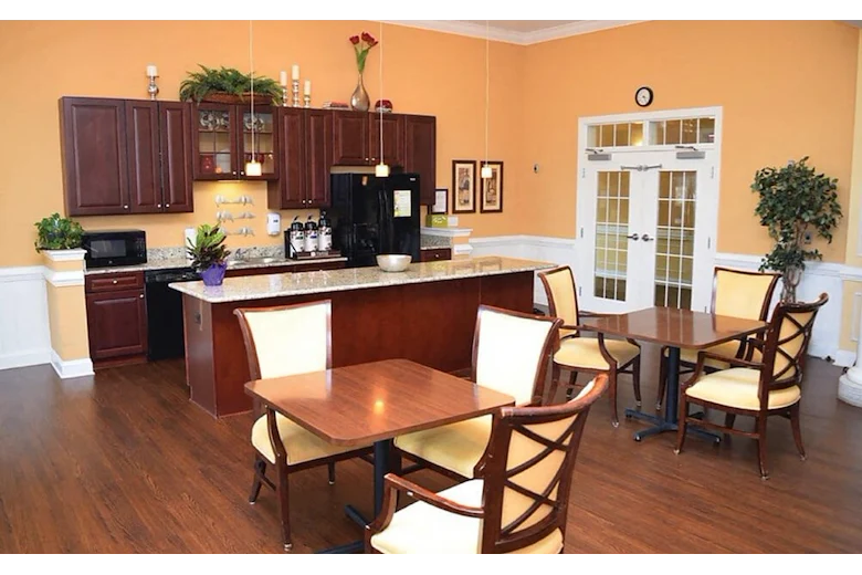 Image of Spring Arbor of Leesburg (4)