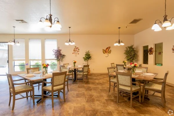 Image of Country Club Manor (4)