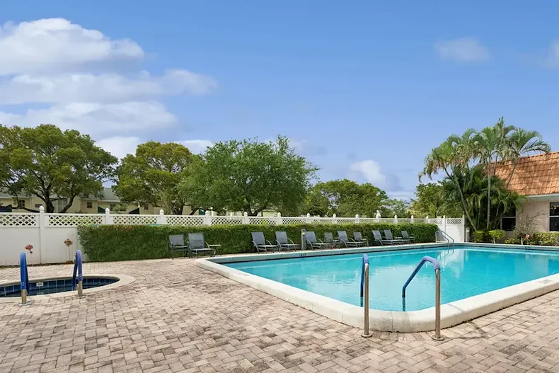 Image of The Court at Palm Aire (9)