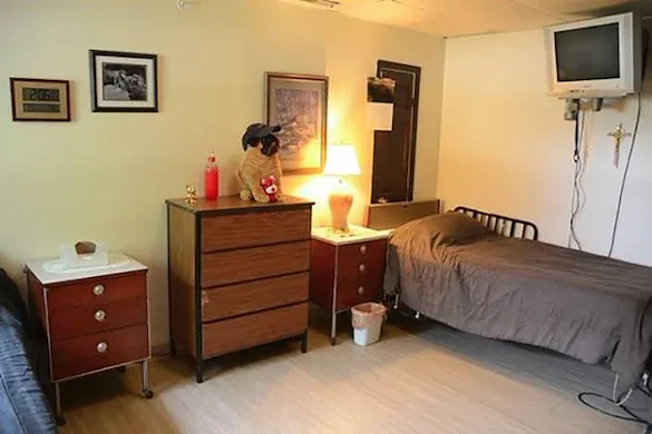 Image of Paisley Manor (5)