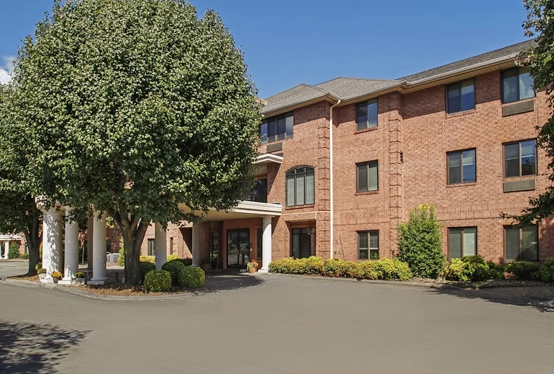 Image of Holiday Forsyth Court (1)