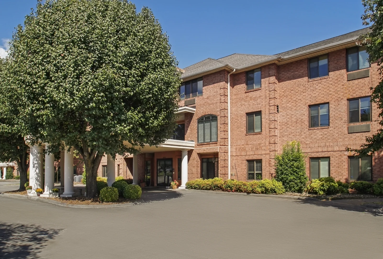 Image of Holiday Forsyth Court (1)