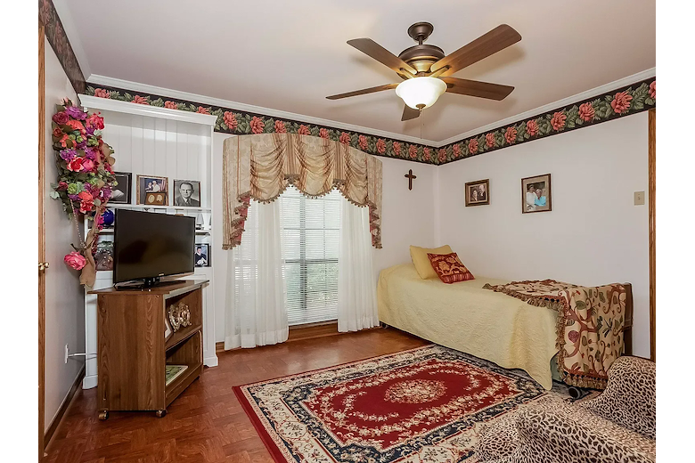 Image of Magnolia Assisted Living - Lattimore Drive (4)