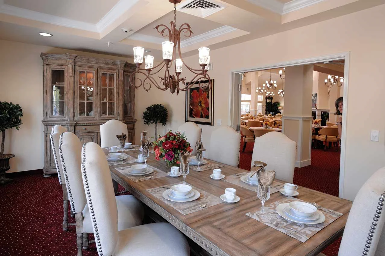 Whispering Pines Gracious Retirement Living Hawthorn Senior Independent Living in Raleigh, North Carolina private dining room