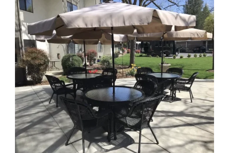 Weatherly Inn Patio 