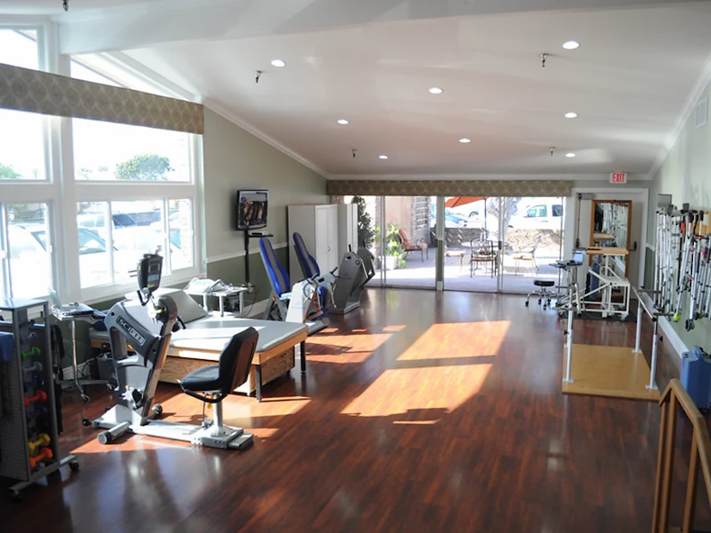 Image of Huntington Valley Healthcare Center (2)