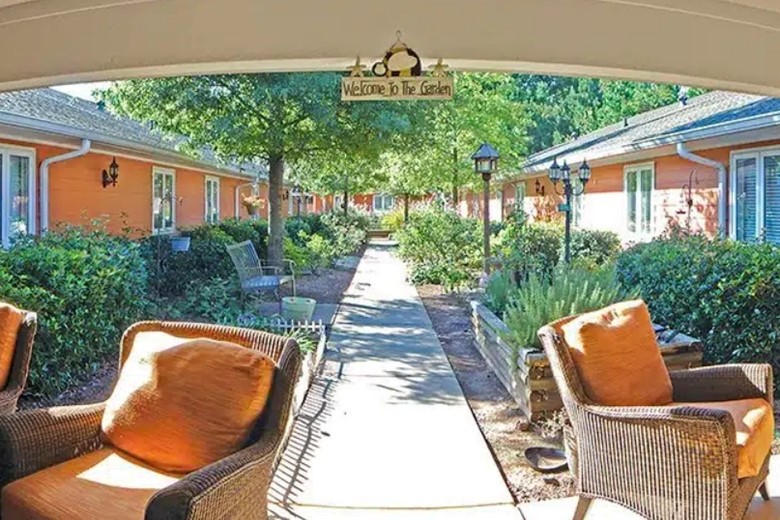 Image of Chapters Living of Canton (2)