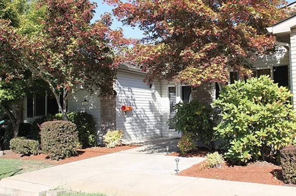 Image of Pacific Living Centers of Roseburg at Ramp (1)