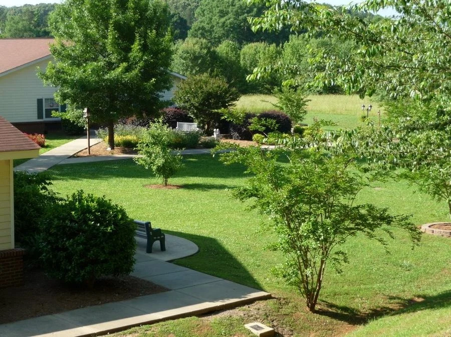 Image of Autumn Cove Retirement Community (8)