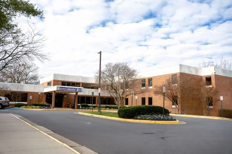 Image of Loudoun Rehabilitation and Nursing Center (1)