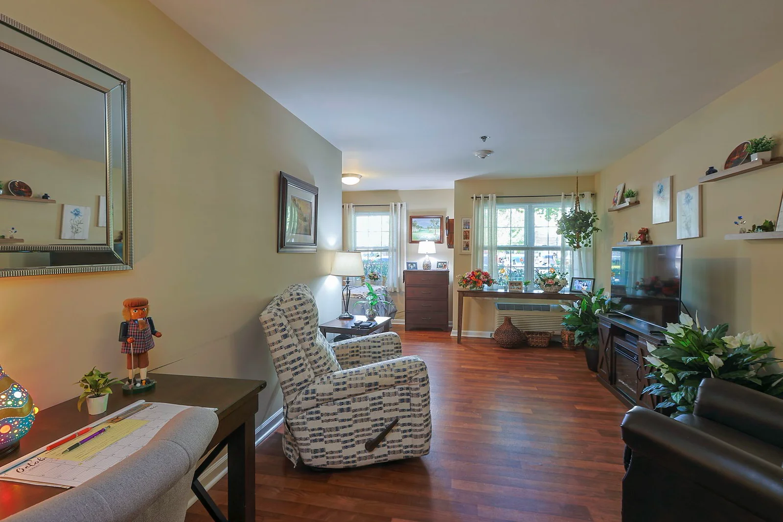 The Commons Corewell Health - Oak Terrace Dearborn Living Room