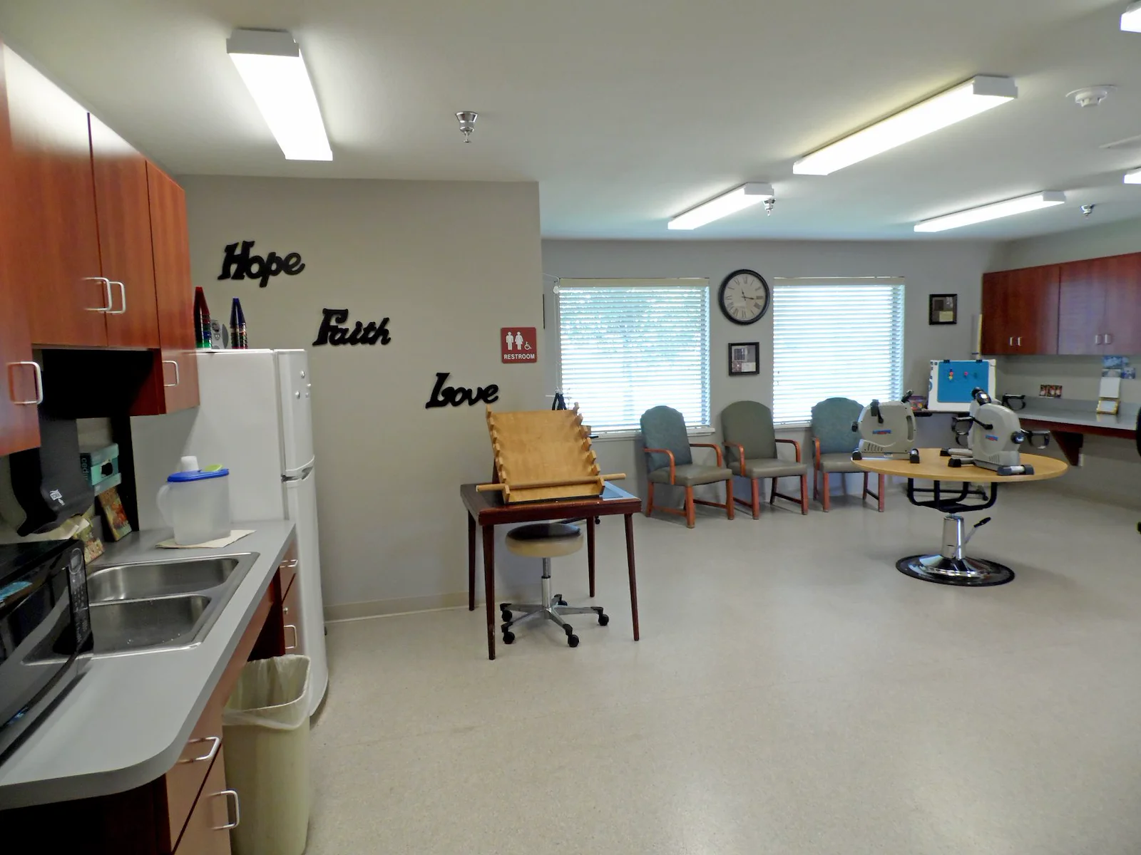 Image of Harbor Lakes Nursing & Rehab (3)