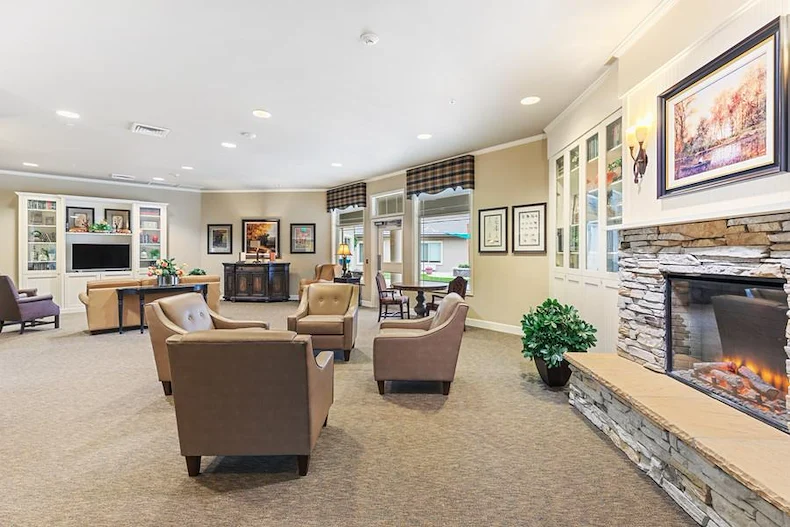 Assisted living and memory care at Belleview Heights Senior Living in Aurora, CO, community living room