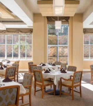 Image of Merrill Gardens at Madison (4)