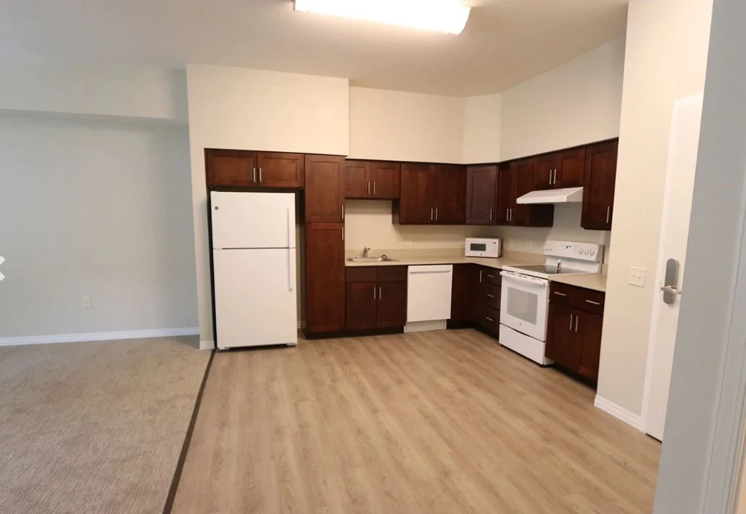 Image of LongCrest (3)