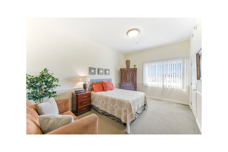 Image of Silverado Beverly Place Memory Care Community (2)