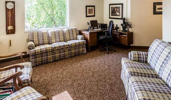 Image of Holiday Palmer Hills (6)