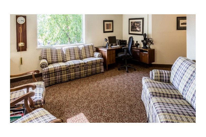 Image of Holiday Palmer Hills (6)