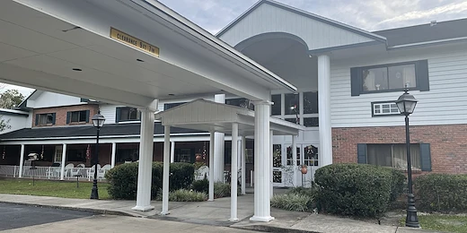 Plantation Oaks Assisted Living & Memory Care in High Springs, FL, front entrance