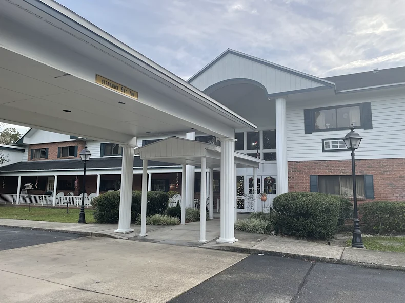 Plantation Oaks Assisted Living & Memory Care in High Springs, FL, front entrance