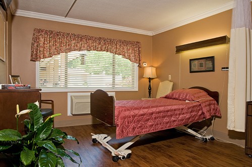 Image of Life Care Center Of Greeneville (7)