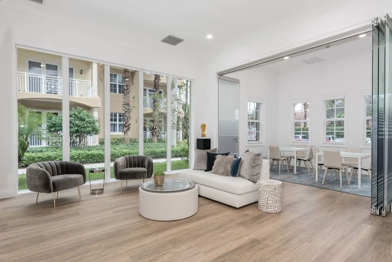 Image of Riverwalk Pointe Apartments (2)