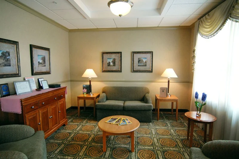 Image of Alden Gardens and Courts of  Des Plaines (2)