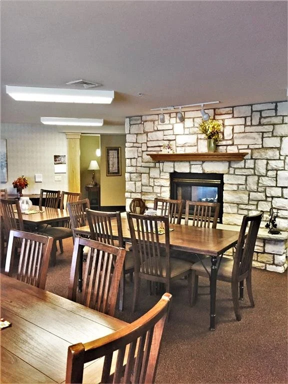 Image of Marquette Manor (4)