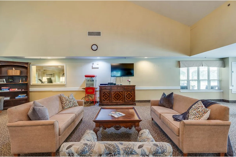 Image of The Legacy of Southpointe Drive (6)