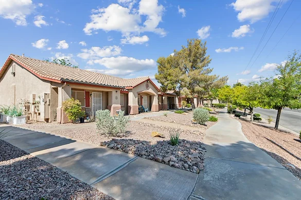 Image of Henderson Manor (2)