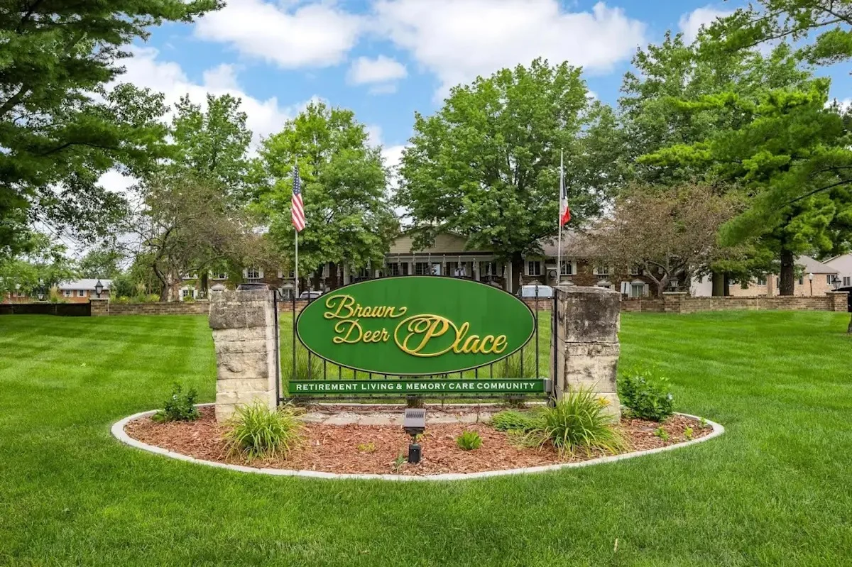 Image of Brown Deer Place (3)