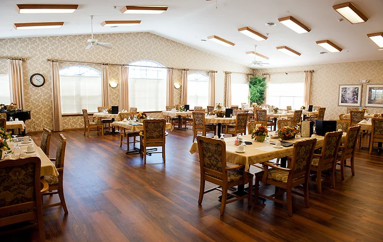 Coventry Meadows Senior Living in Fort Wayne, IN dining room