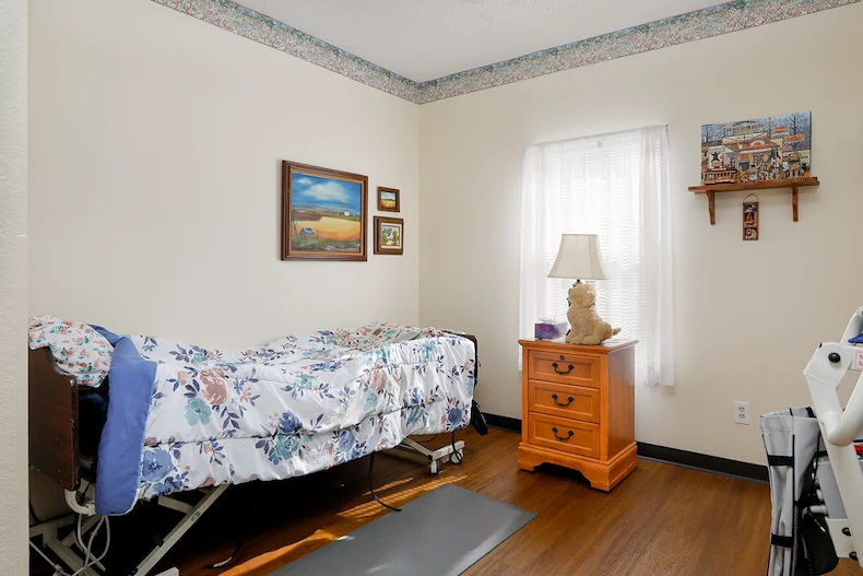 Image of Kelly House of Topeka (3)