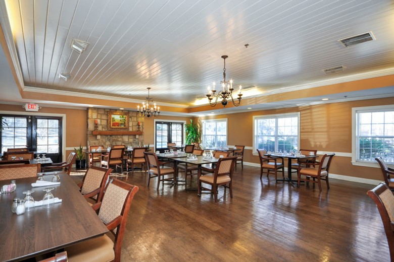 Image of Oaks at Alpharetta (3)
